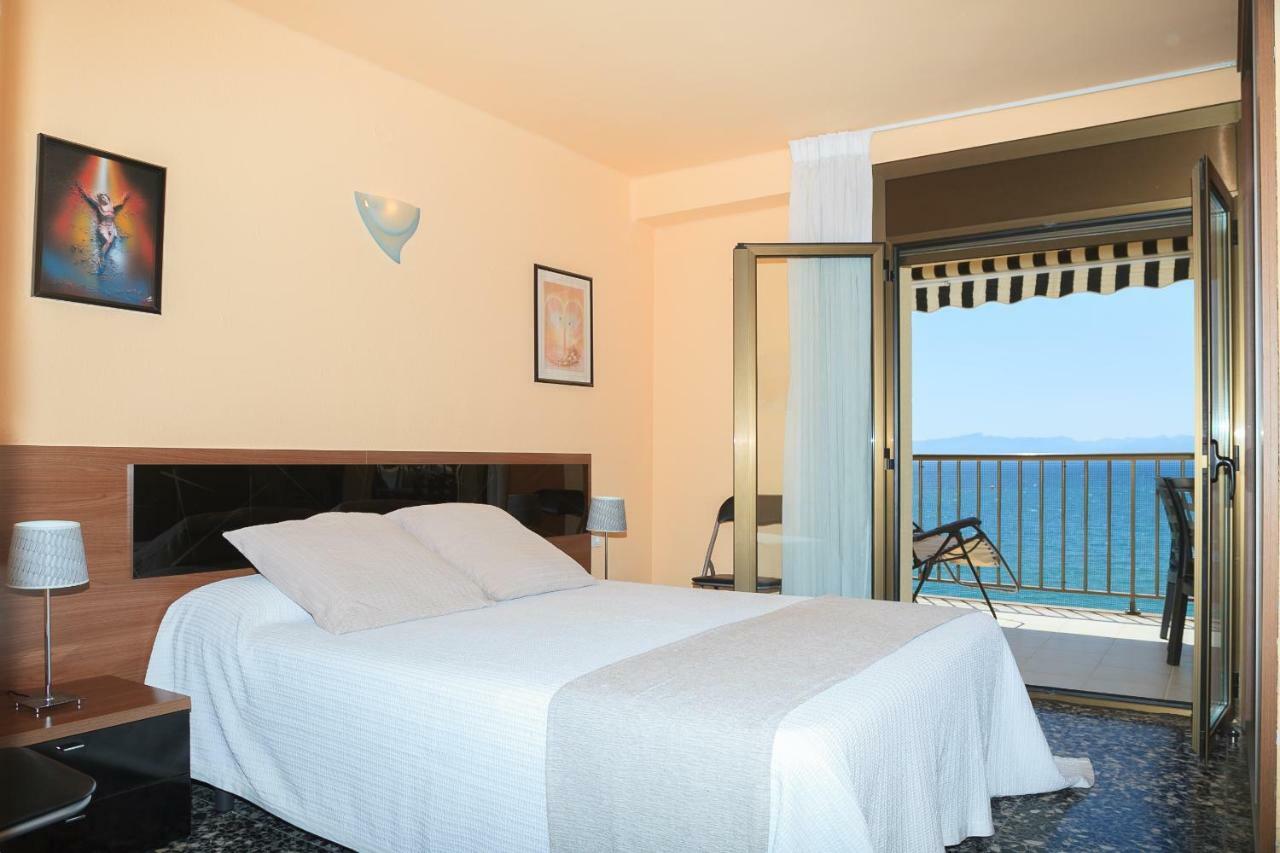Uhc Acantilados Family Apartments Salou Exteriér fotografie